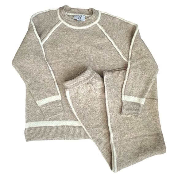 JS MILLENIUM Paris Fashion 2 PC Sweater Set O/S $120 - Picture 4 of 16